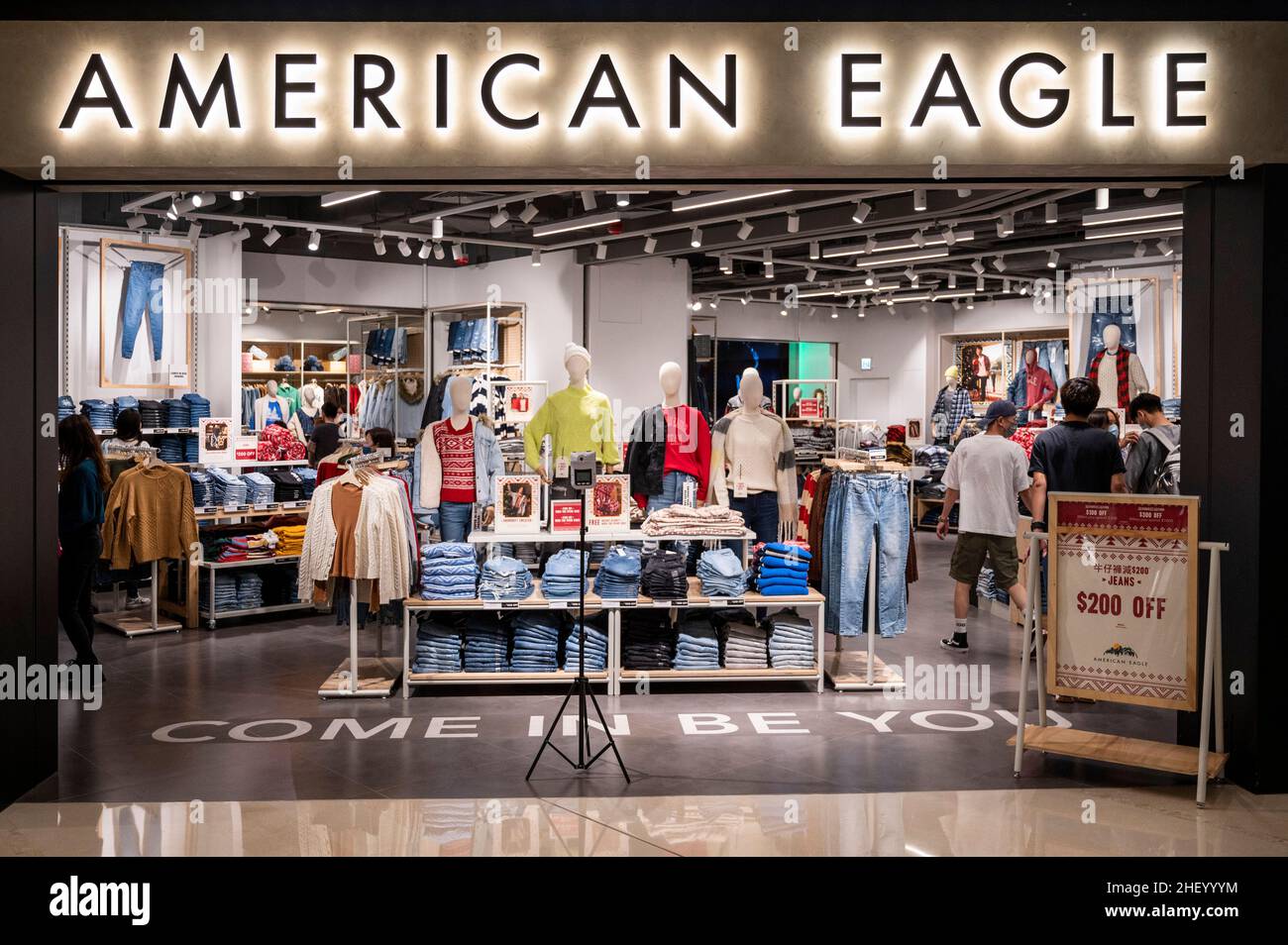 Hong Kong, China. 21st Nov, 2021. Tienda americana de ropa y accesorios  American Eagle tienda vista en Hong Kong. (Imagen de crédito: © Budrul  Chukrut/SOPA Images via ZUMA Press Wire Fotografía de