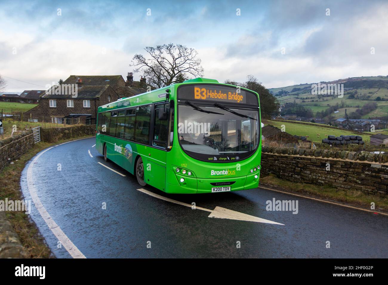 Servicios de autobuses rurales cerca de Haworth, Oxenhope, Oldfield y Oakworth en West Yorkshire, Inglaterra, Reino Unido proporcionados por Keighley Jets y los autobuses Bronte. Foto de stock