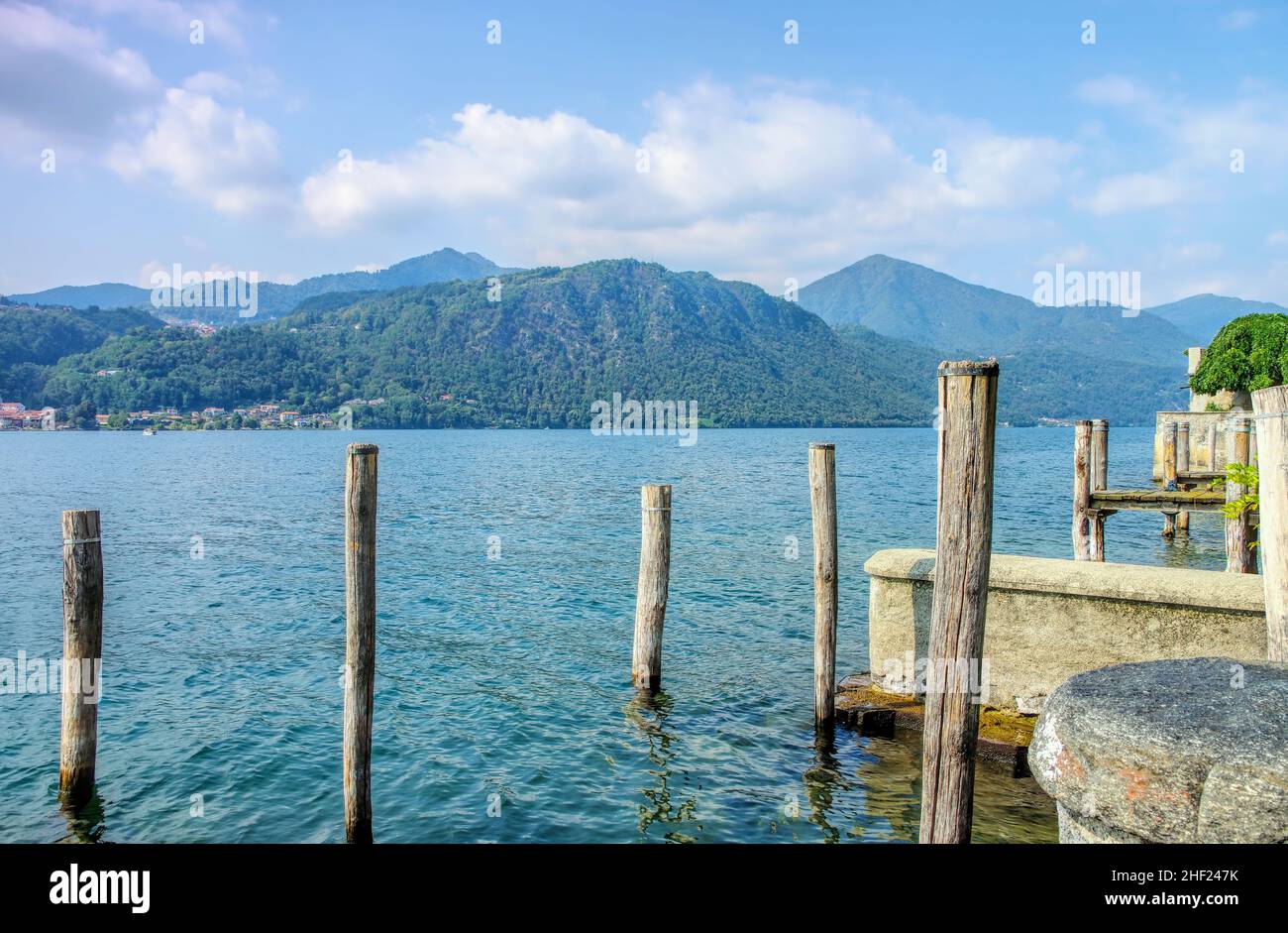 A orillas del lago Orta en Italia Foto de stock