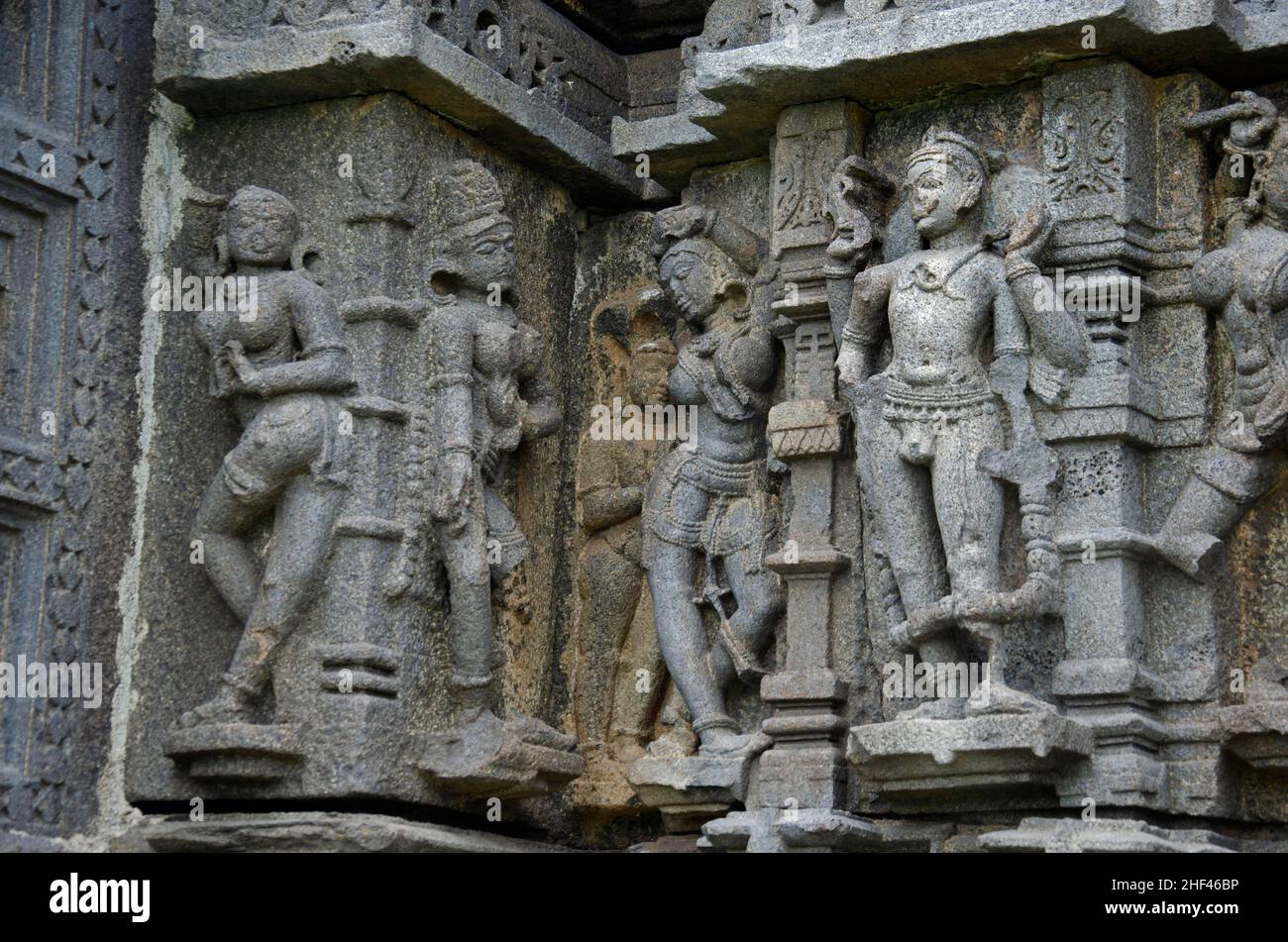 Templo es finamente proporcionado y profusamente esculpido templo. En plan consiste en un garbhagriha, antarala y mahamandapa y mukhamanadapa, el Foto de stock