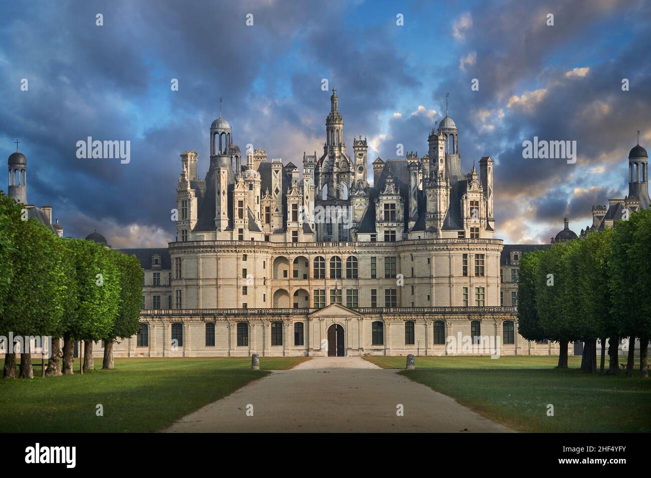 El Château de Chambord, Centre-Val de Loire. Un castillo renacentista francés (1519-1547). Chambord es el Château más grande del valle del Loira; lo era Foto de stock