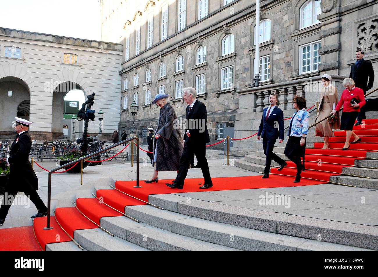 Copenhague/Dinamarca./14 de enero de 2022/ H.M.La Reina Margrethe II  celebra sus 50 años de espina como Reina de Dinamarca, Salida de la familia  real del parlamento danés christiansborg H.M.La reina Margrethe II