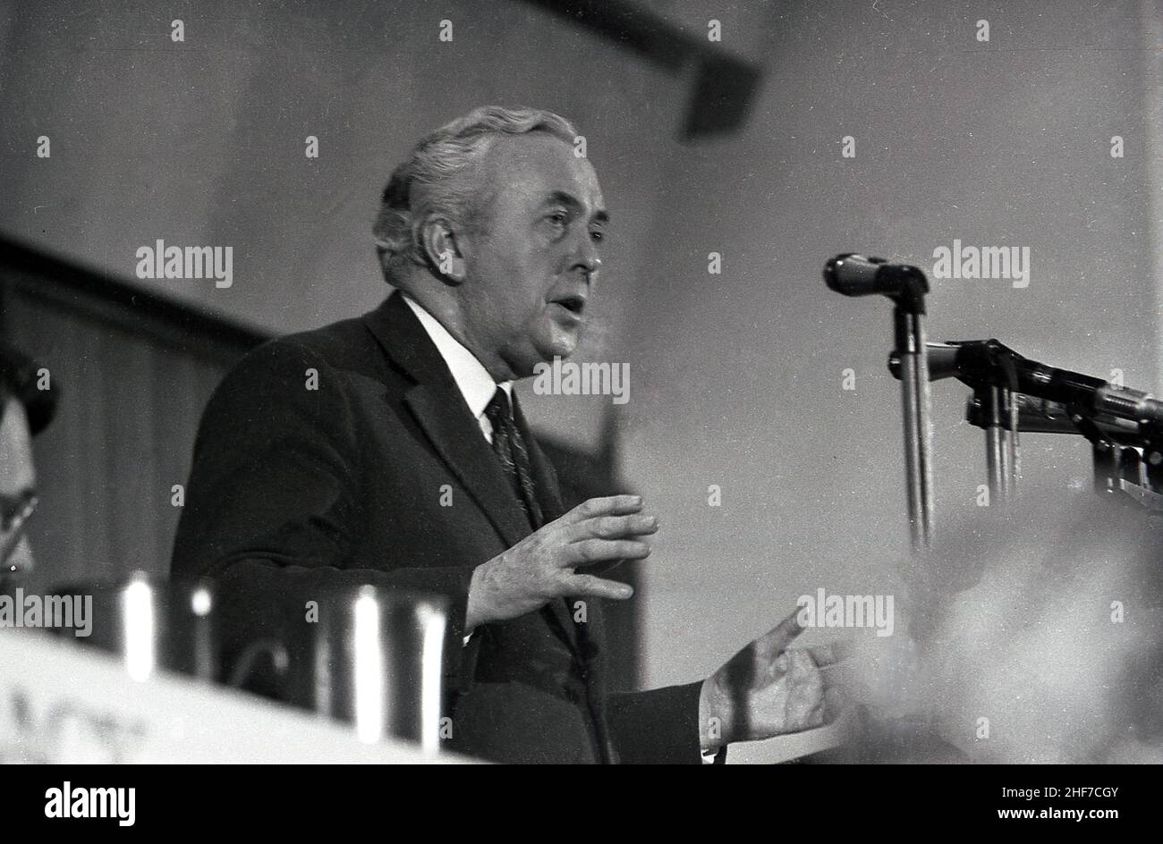 1970s, histórico, político laborista Harold Wilson hablando en una reunión pública en Lambeth, Sureste de Londres, Inglaterra, Reino Unido. Foto de stock