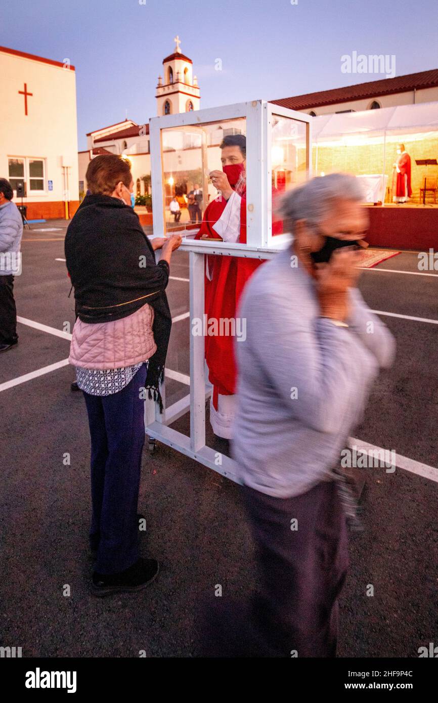 Clérigo católico fotografías e imágenes de alta resolución - Página 10 -  Alamy