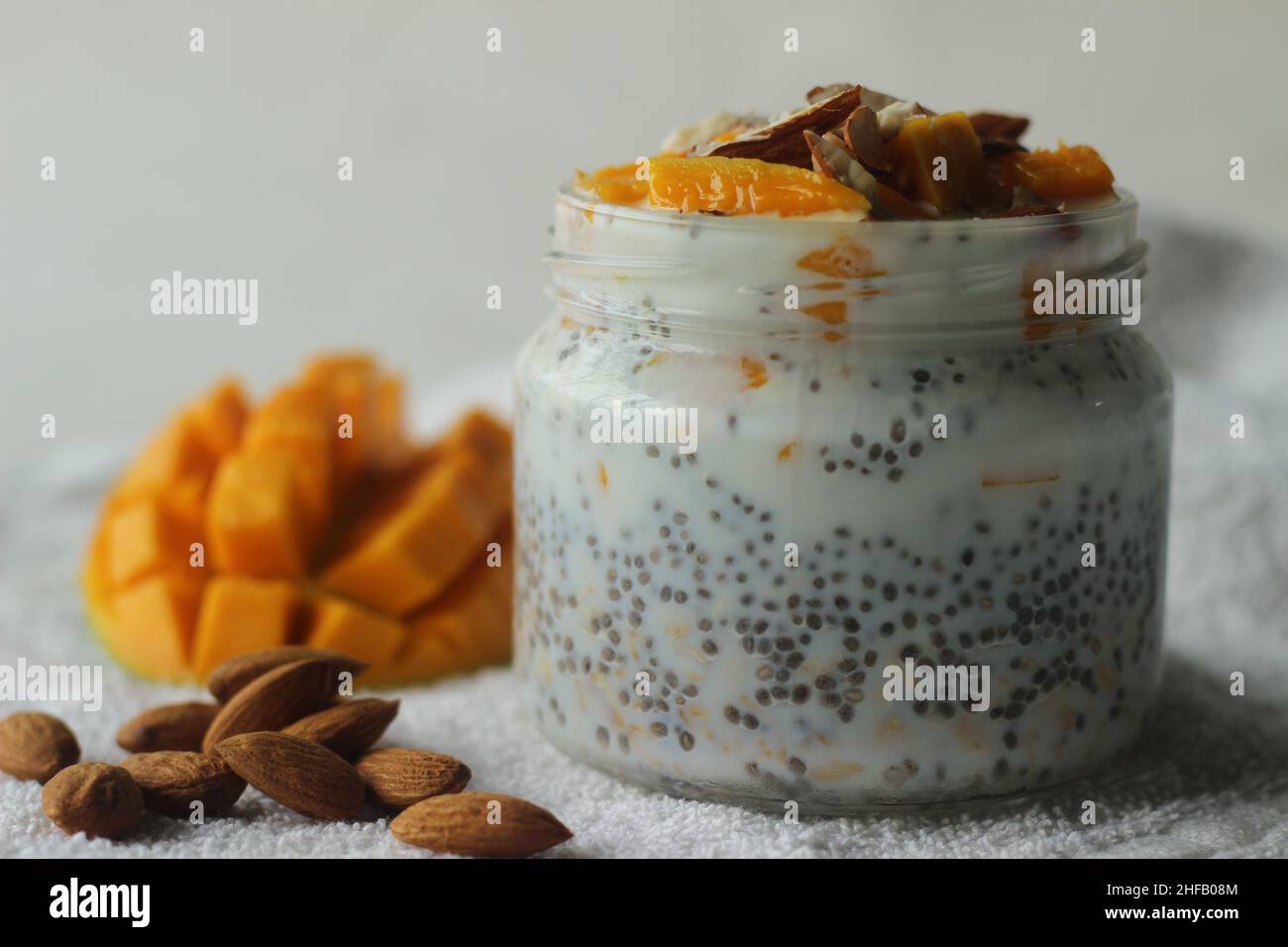 Remojar las semillas durante la noche fotografías e imágenes de alta  resolución - Alamy
