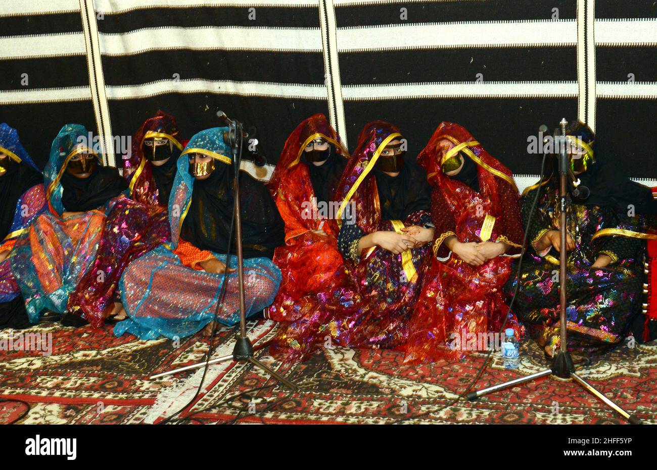 Grupo de música femenina árabe tradicional Doha / QATAR Foto de stock