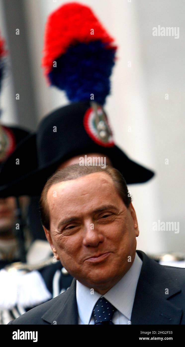 El primer ministro italiano Silvio Berlusconi mantiene conversaciones con el presidente de ITurkish, Gurbangul Berdymukhamedov, sobre una propuesta de asociación energética entre los dos países Foto de stock