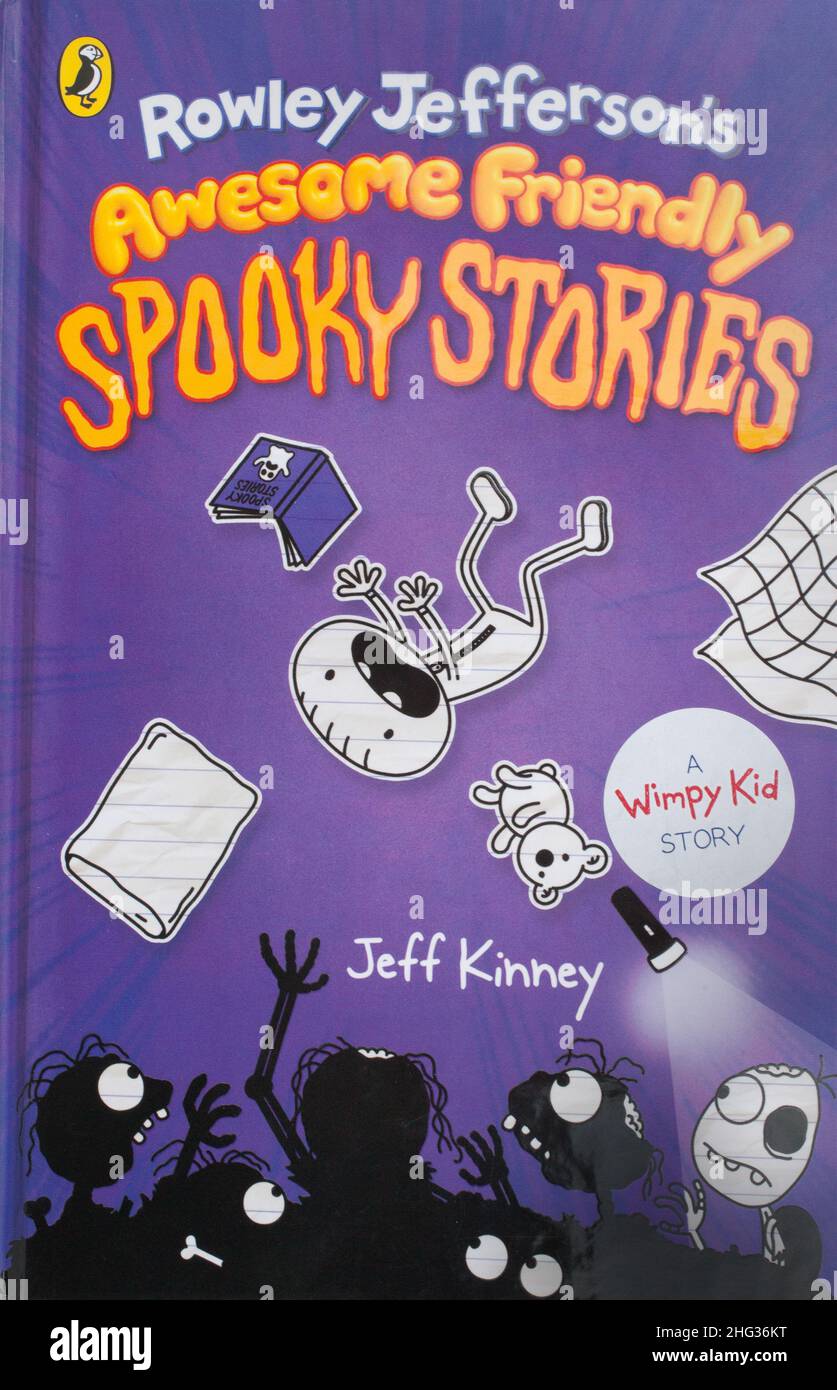El libro, Awesome Friendly Spooky Stories de Rowley Jeffereson de Jeff Kinney Foto de stock