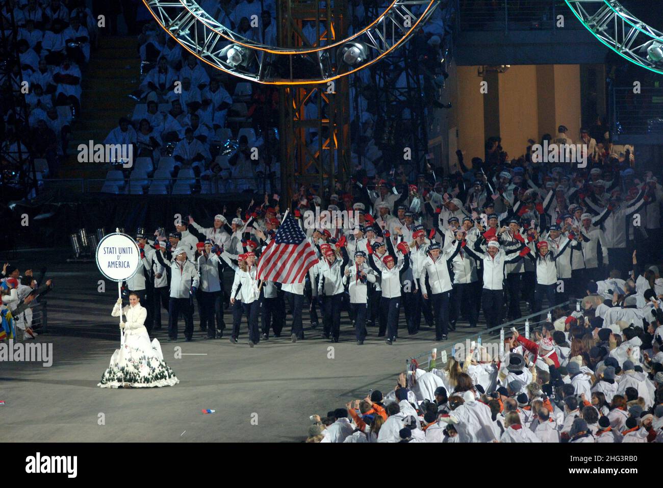 Turín Italia 20060210 Ceremonia de apertura de los Juegos Olímpicos