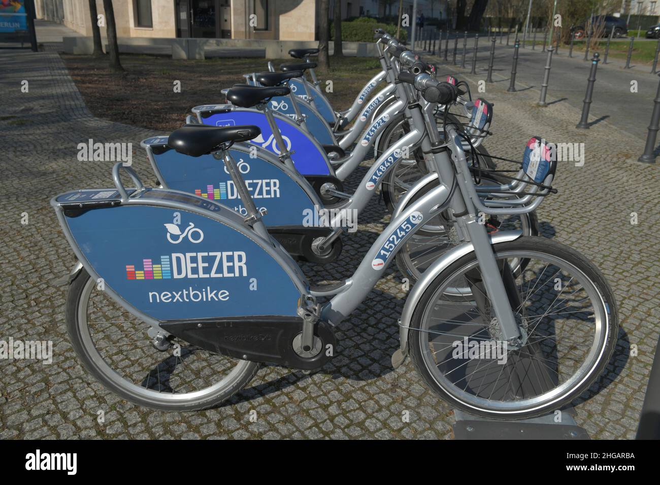 Deezer next bike fotografías e imágenes de alta resolución - Alamy