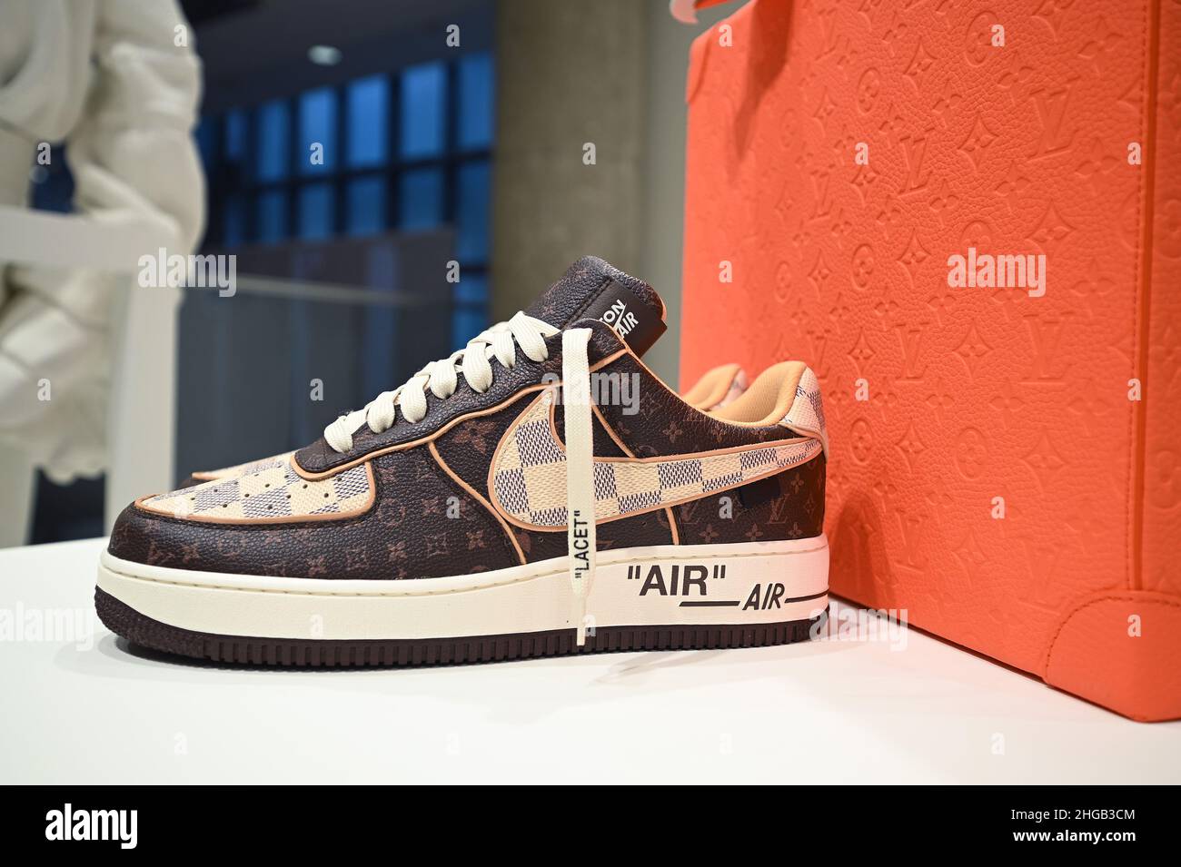 La zapatillas Nike Air Force 1 x Louis Vuitton, a subasta