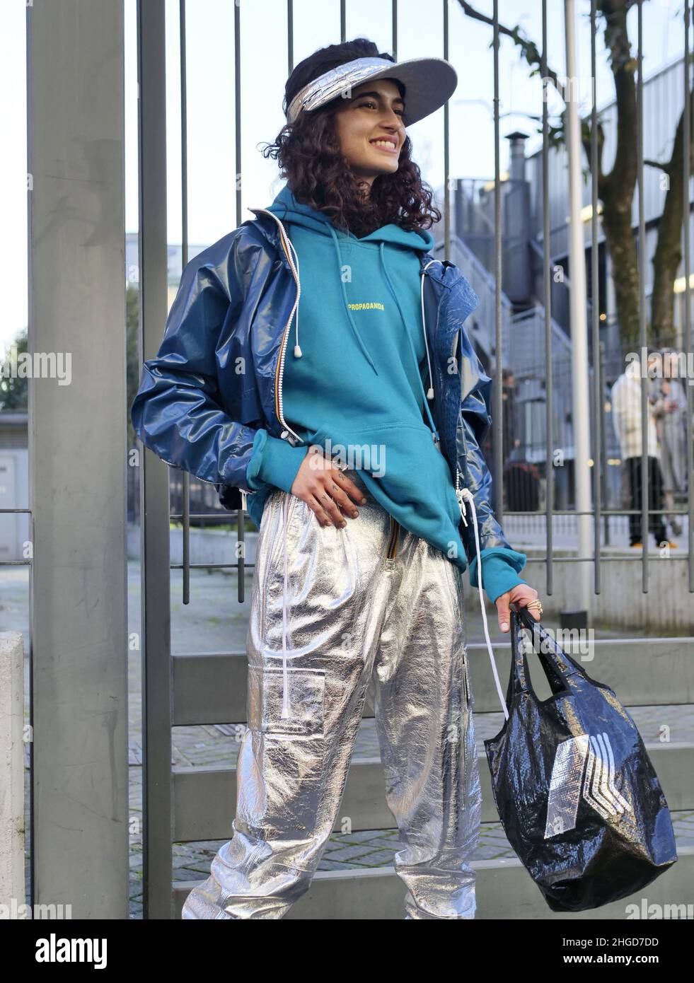 Chiara Scelsi ropa de estilo de calle después de K.Way desfile de moda  durante la semana de la moda de Milán colecciones hombre otoño/invierno  2022/2023 Fotografía de stock - Alamy