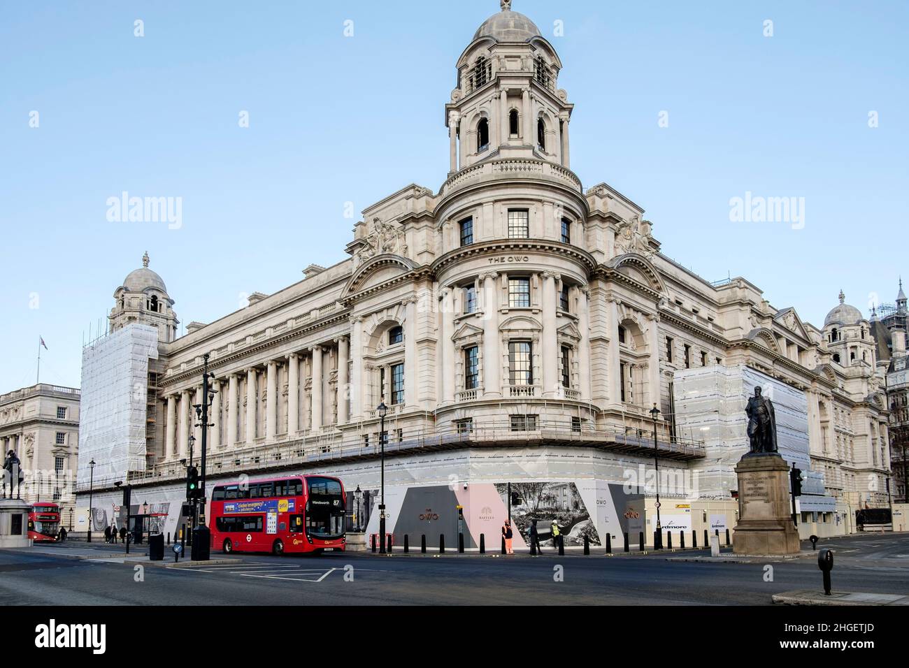El desarrollo DE OWO Residences en los antiguos edificios de la Oficina de Guerra del gobierno británico, cuya apertura está prevista para 2022 en Whitehall, Londres, Reino Unido. Foto de stock