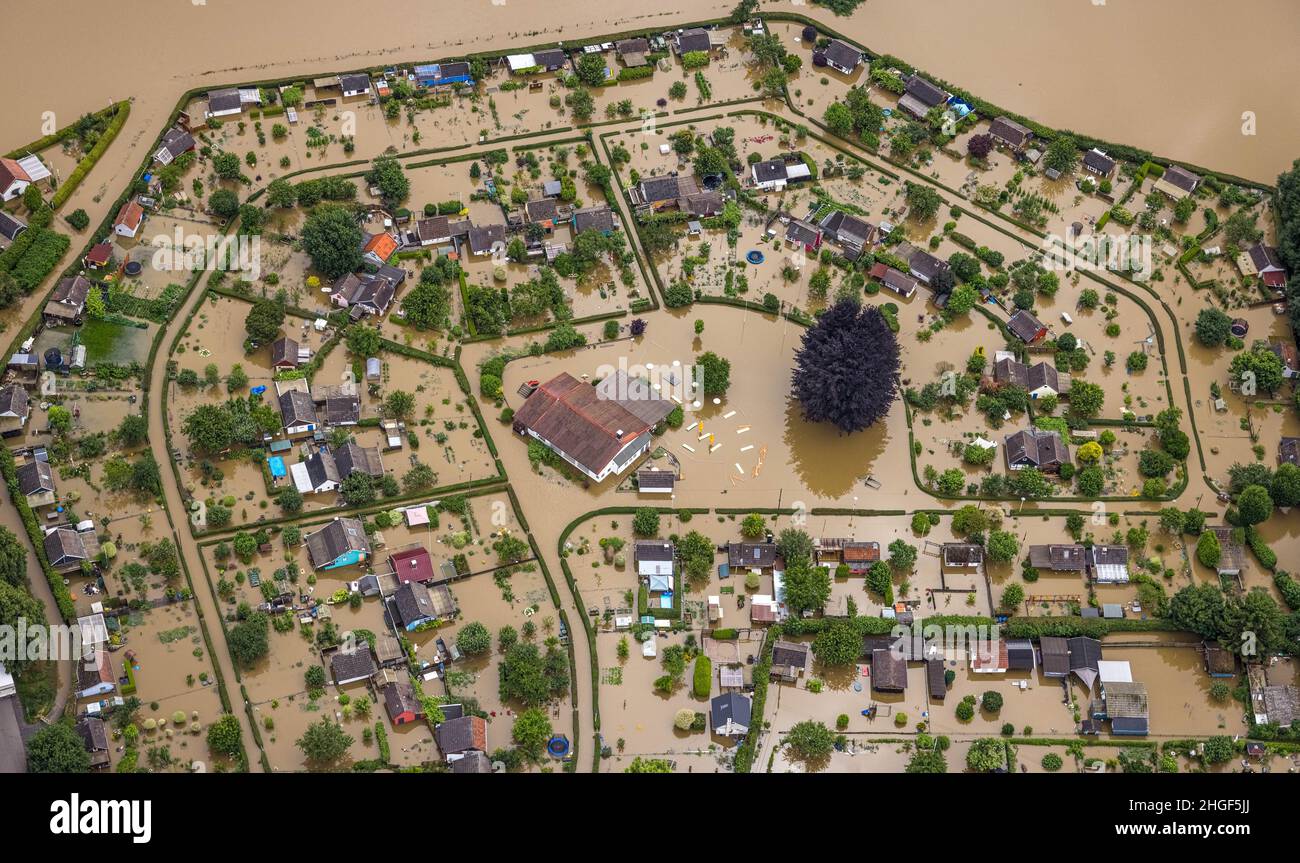 Vista aérea, inundación Ruhr, camping inundado, restaurante Amsel en el camino de ciclismo del valle del Ruhr en Schwerte, Schwerte, zona de Ruhr, Renania del Norte-Westfalia, GE Foto de stock