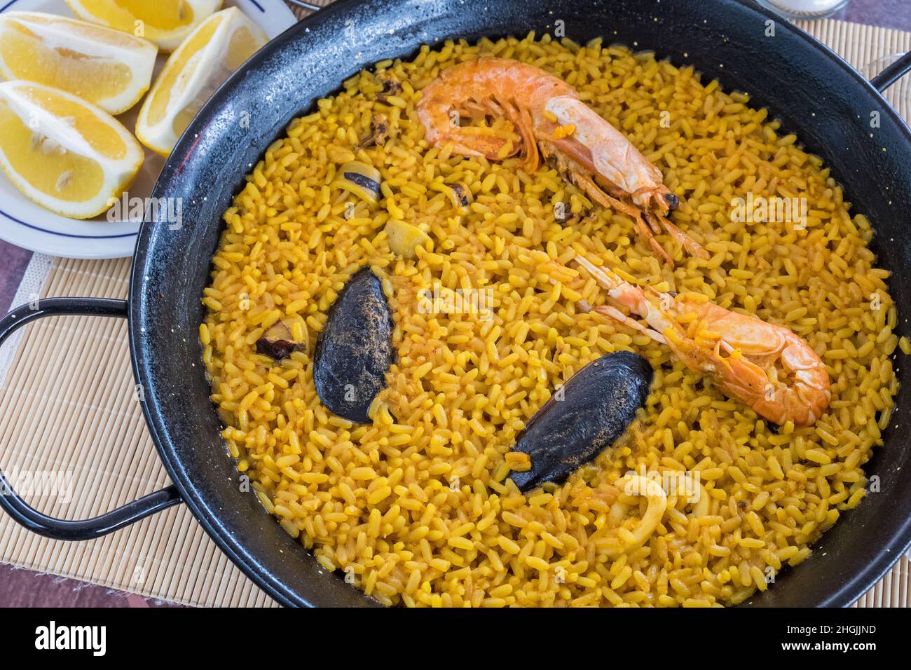 Paella valenciana fotografías e imágenes de alta resolución Alamy