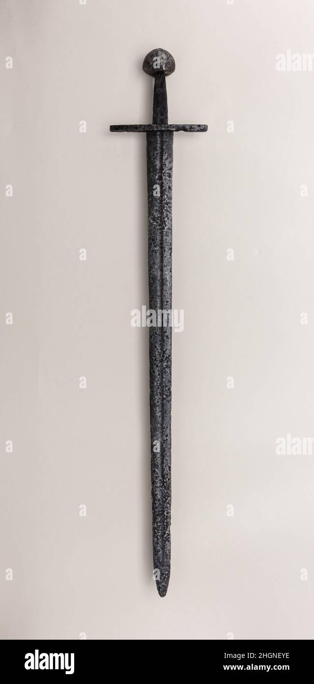 Espadas de hierro fotografías e imágenes de alta resolución - Alamy