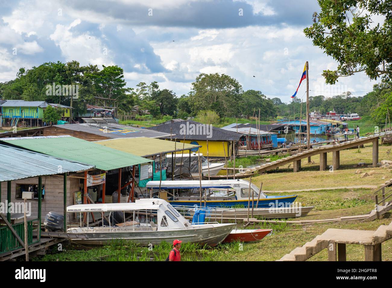 Puerto de Leticia, Amazonas, Colombia, 28 de diciembre de 2021. Ambiente  diario en el puerto de Leticia Fotografía de stock - Alamy