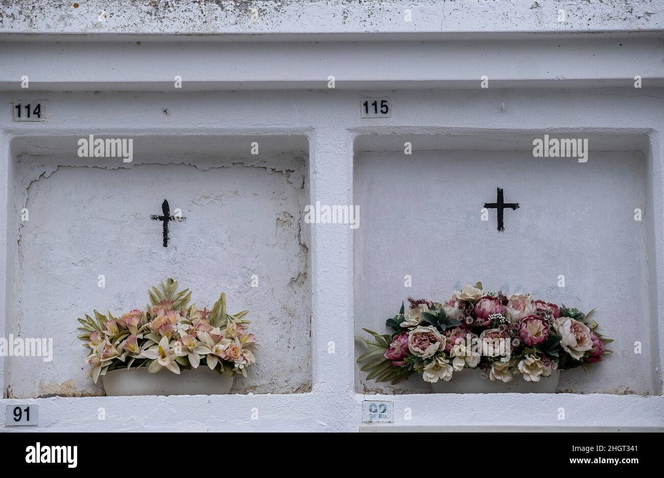 Los migrantes no identificados se ahogaron en el Mediterráneo tratando de cruzar el Estrecho de Gibraltar. Enterrado 11/10/02. Cementerio, Barbate, Cádiz, España Foto de stock