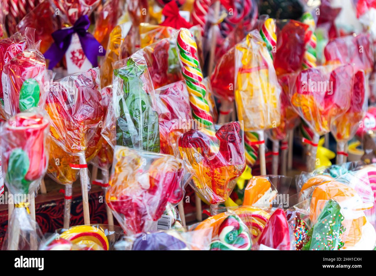 Chupando paletas fotografías e imágenes de alta resolución - Alamy