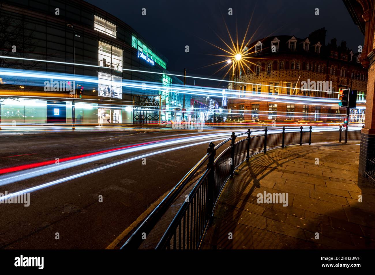 Fotografías nocturnas de Liverpool, mostrando los vibrantes colores de nuestra ciudad. Foto de stock