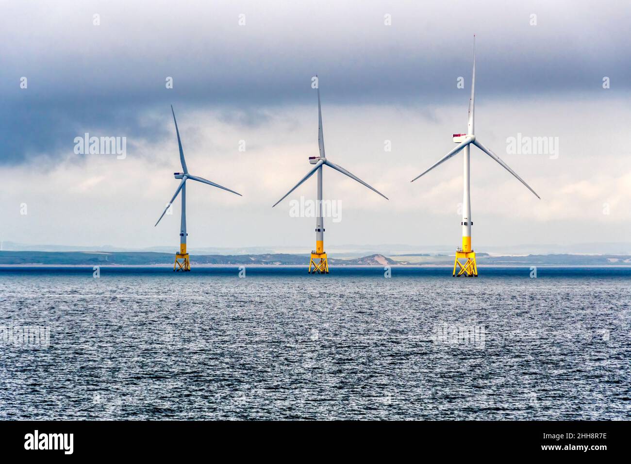 El European Offshore Wind Deployment Center o el Aberdeen Offshore Wind Farm son instalaciones de prueba y demostración de viento en alta mar frente a la costa escocesa de Aberdeen. Foto de stock