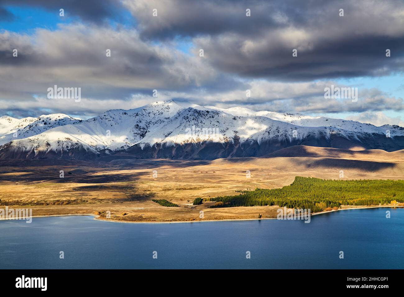 Lago Tekapo, vista desde el Monte John, Mackenzie País, Nueva Zelandia Foto de stock
