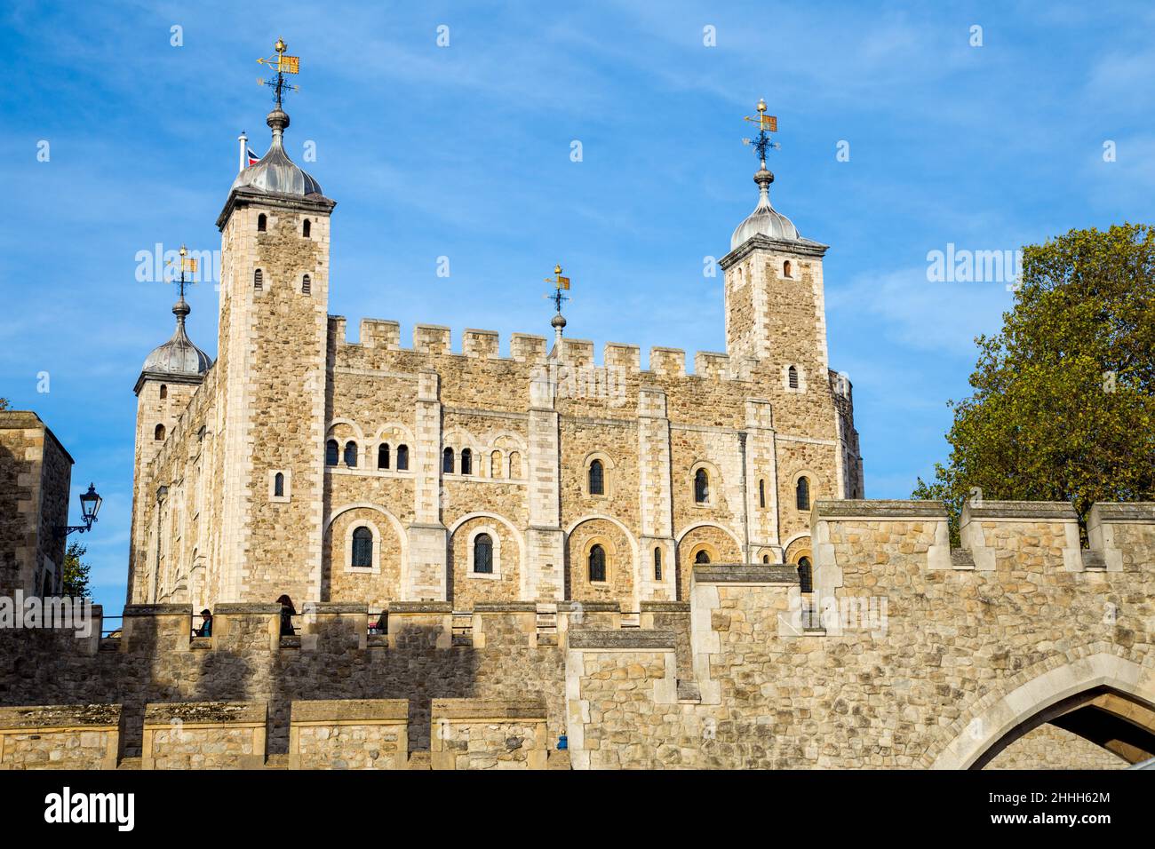 La torre blanca en la Torre de Londres. Foto de stock