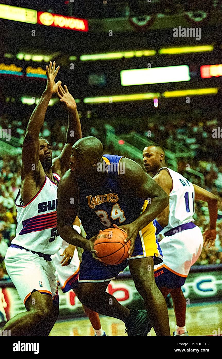 Shaquille O'Neal, Los Angeles Lakers, en acción en un juego contra los Phoenix Suns. Foto de stock