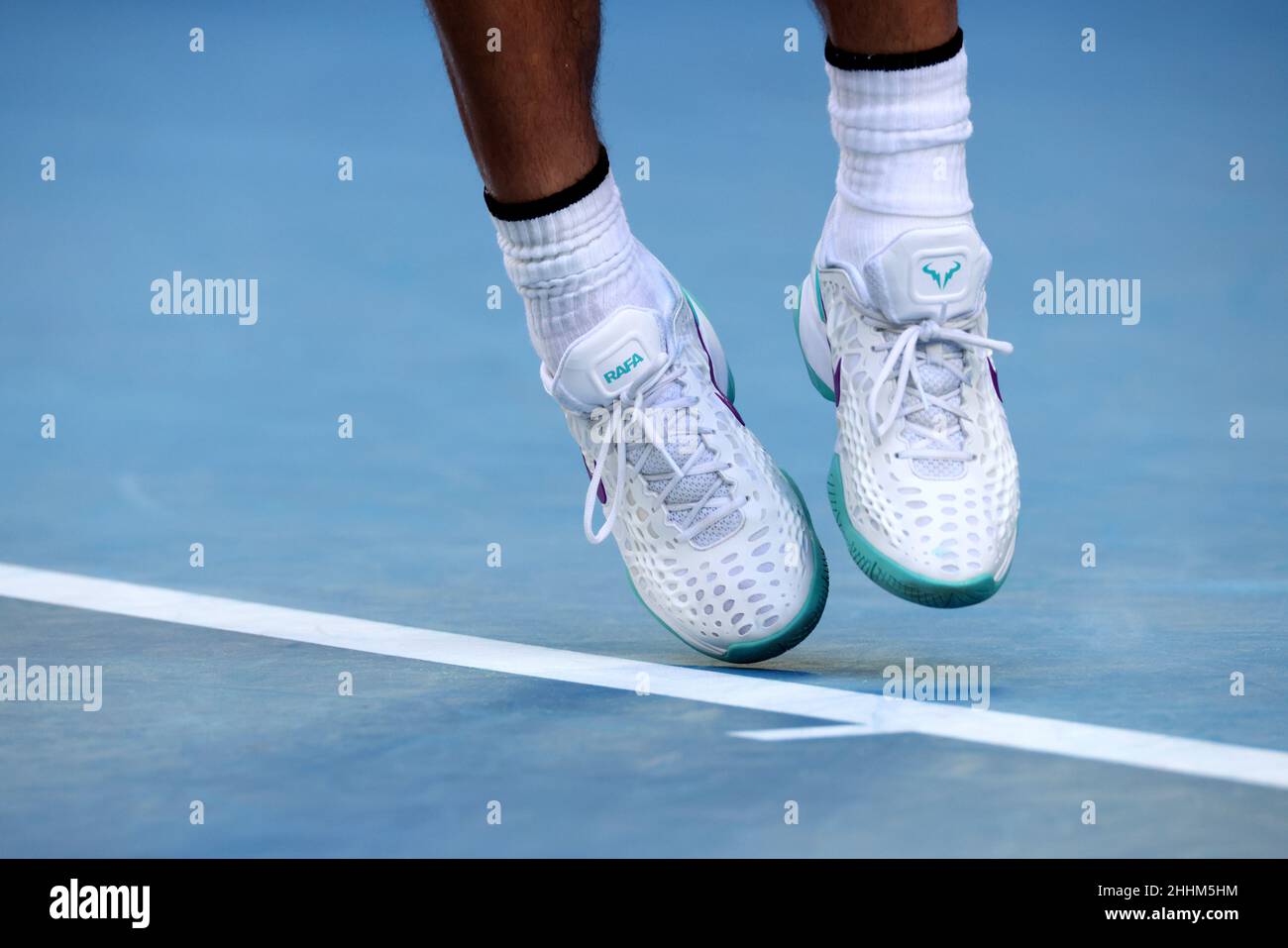 Tenis - Abierto de Australia - Melbourne Park, Melbourne, Australia - 25 de  enero de 2022 Vista general Como las zapatillas de España Rafael Nadal se  ven durante su partido final de