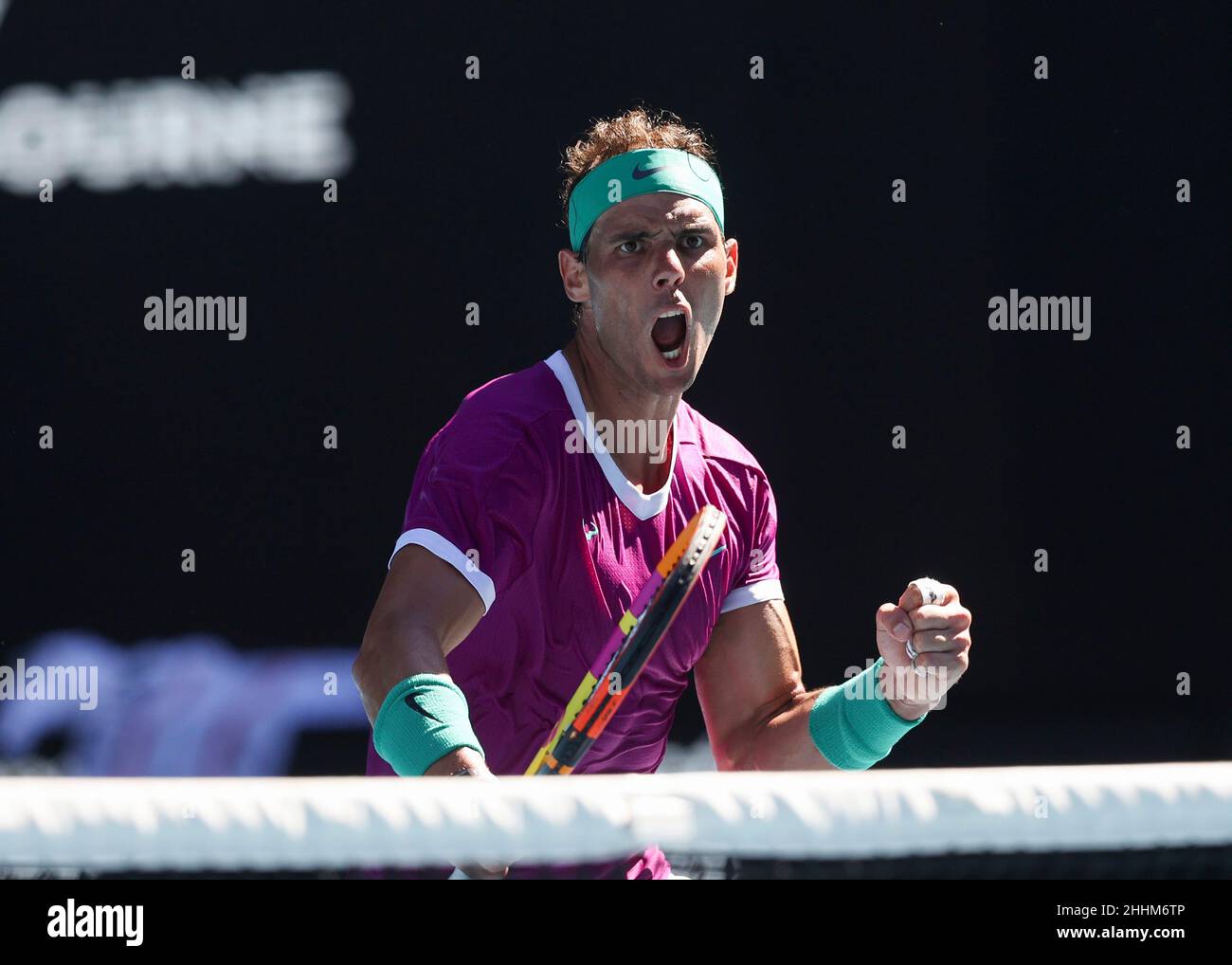 Melbourne, Australia. 25th. Enero, 2022. El tenista español Rafael Nadal celebra durante el torneo Abierto de Australia en Melbourne Park el martes 25January 2022. © Juergen Hasenkopf / Alamy Live News Foto de stock
