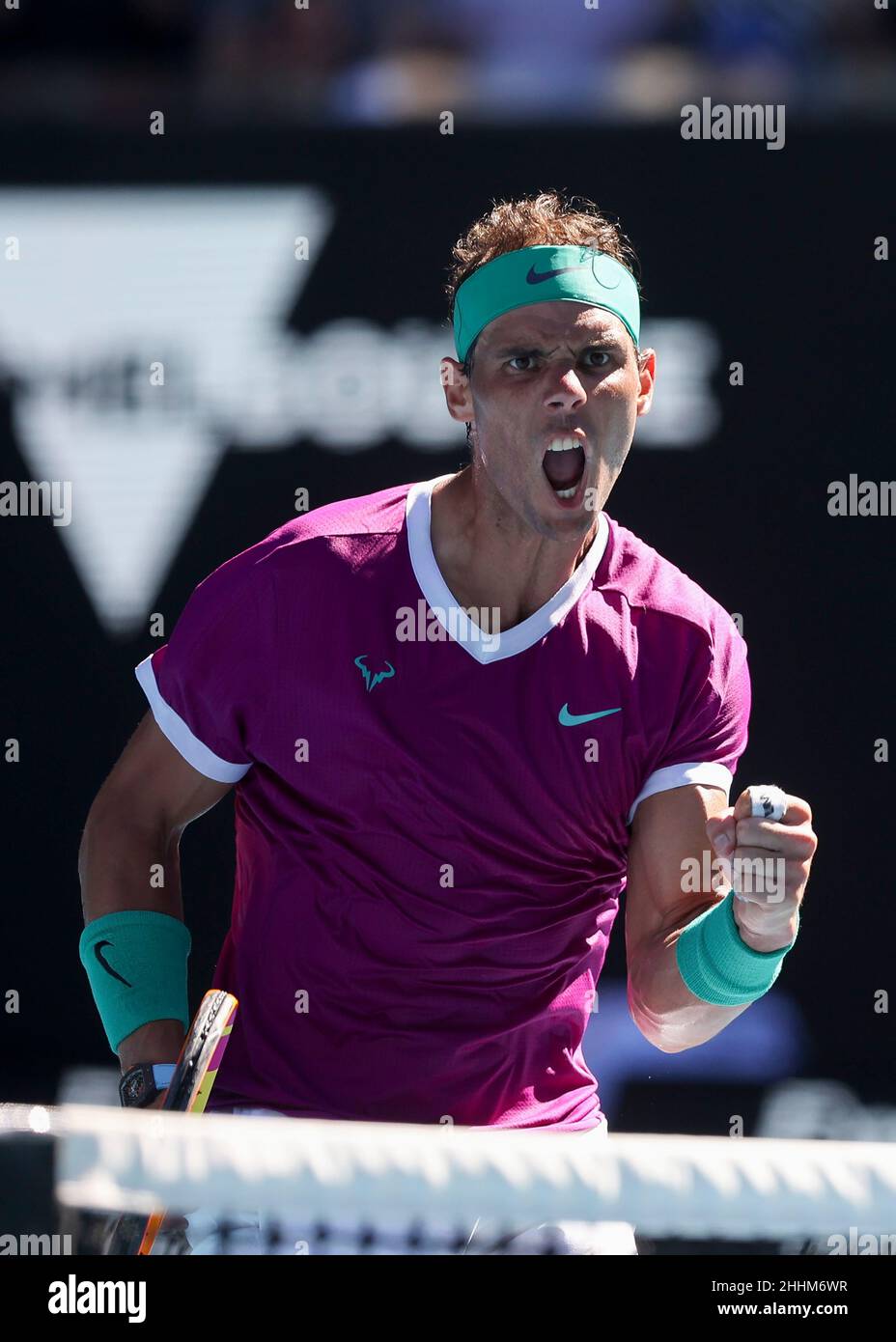 Melbourne, Australia. 25th. Enero, 2022. El tenista español Rafael Nadal celebra durante el torneo Abierto de Australia en Melbourne Park el martes 25January 2022. © Juergen Hasenkopf / Alamy Live News Foto de stock