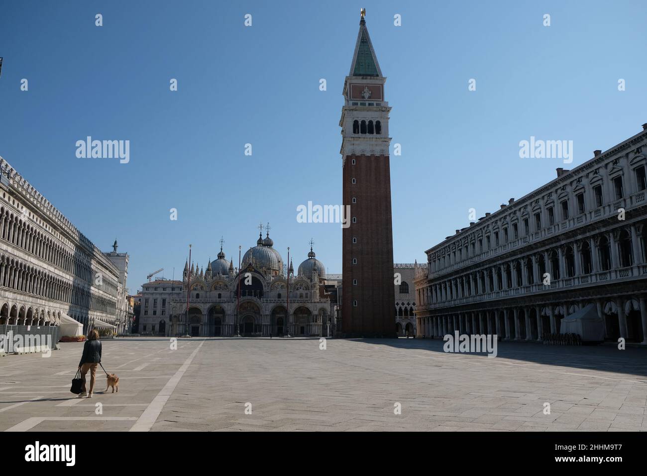 Una vista de la Plaza de San Marcos vacía durante el encierro de la enfermedad de coronavirus. Foto de stock