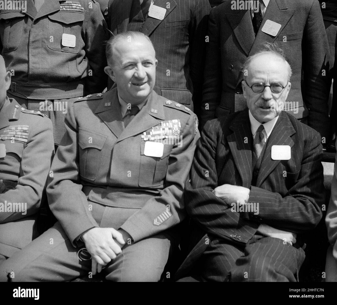 Sir Henry Tizard en la operación Britannia. Henry Tizard apoyó el diseño de Barnes Wallis para una bomba que rebotaba que fue entregada por bombarderos Avro Lancaster de 617 sqd de RAF en el ataque de Dambusters sobre Alemania, también fue instrumental en el desarrollo de Radar. Mayo de 1949. Foto de stock