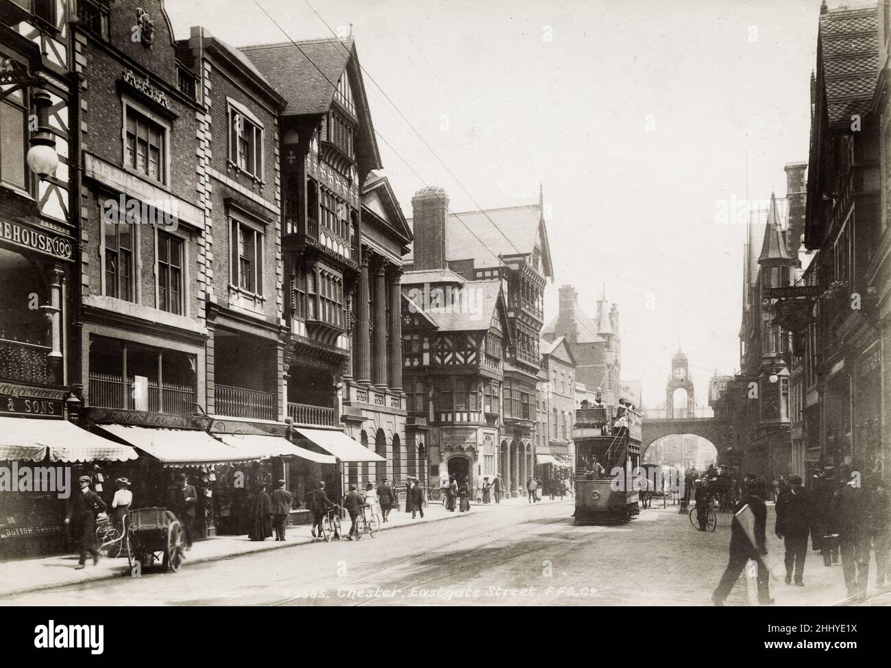 Fotografía vintage, finales de 19th, principios del siglo 20th, vista de Eastgate Street, Chester Foto de stock