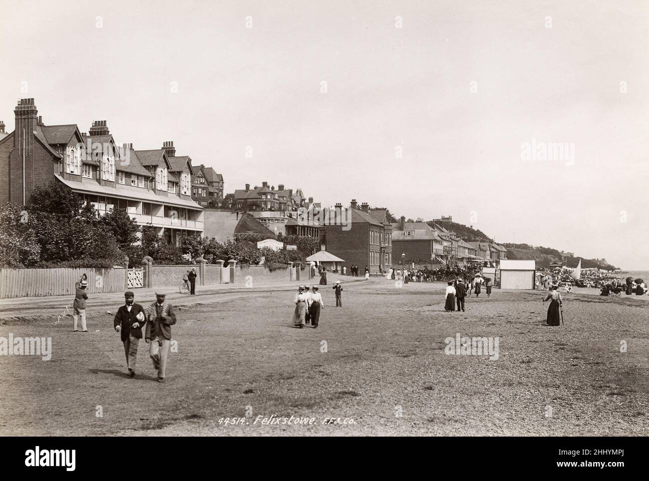 Fotografía vintage, finales de 19th, principios del siglo 20th, vista de la escena de la playa, Felixstowe Foto de stock