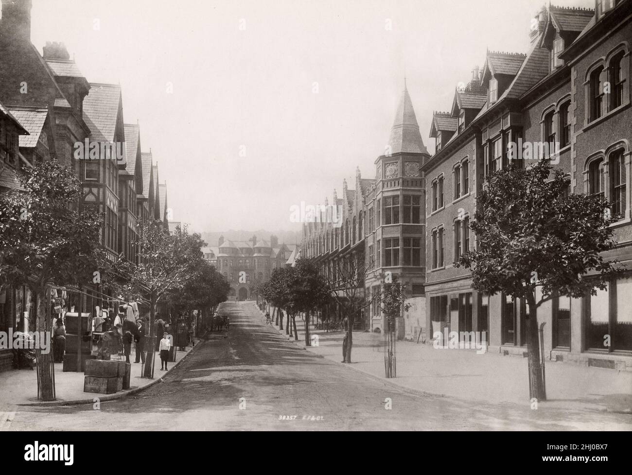 Fotografía vintage, finales de 19th, principios del siglo 20th, vista de 1892 - Station Road, Colwyn Bay, Gales del Norte Foto de stock