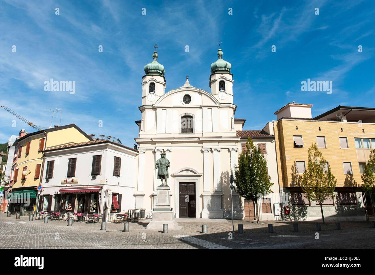 Iglesia Santuario Maria Santissima Rosa Mistica, Cormones, Krmin, Cremaun, Friuli Venezia Giulia, Italia Fotografía de stock - Alamy Iglesia Santuario Maria Santissima Rosa Mistica, Cormones, Krmin, Cremaun, Friuli Venezia Giulia, Italia Fotografía de stock - Alamy