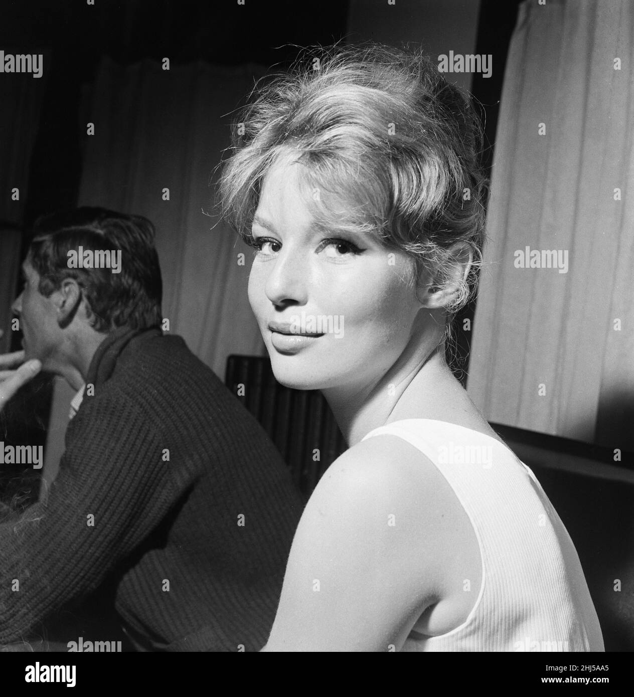 Festival de Cannes 1958. Nuestra imagen muestra ... Annette Stroyberg, actriz danesa, sábado 10th de mayo de 1958. Foto de stock
