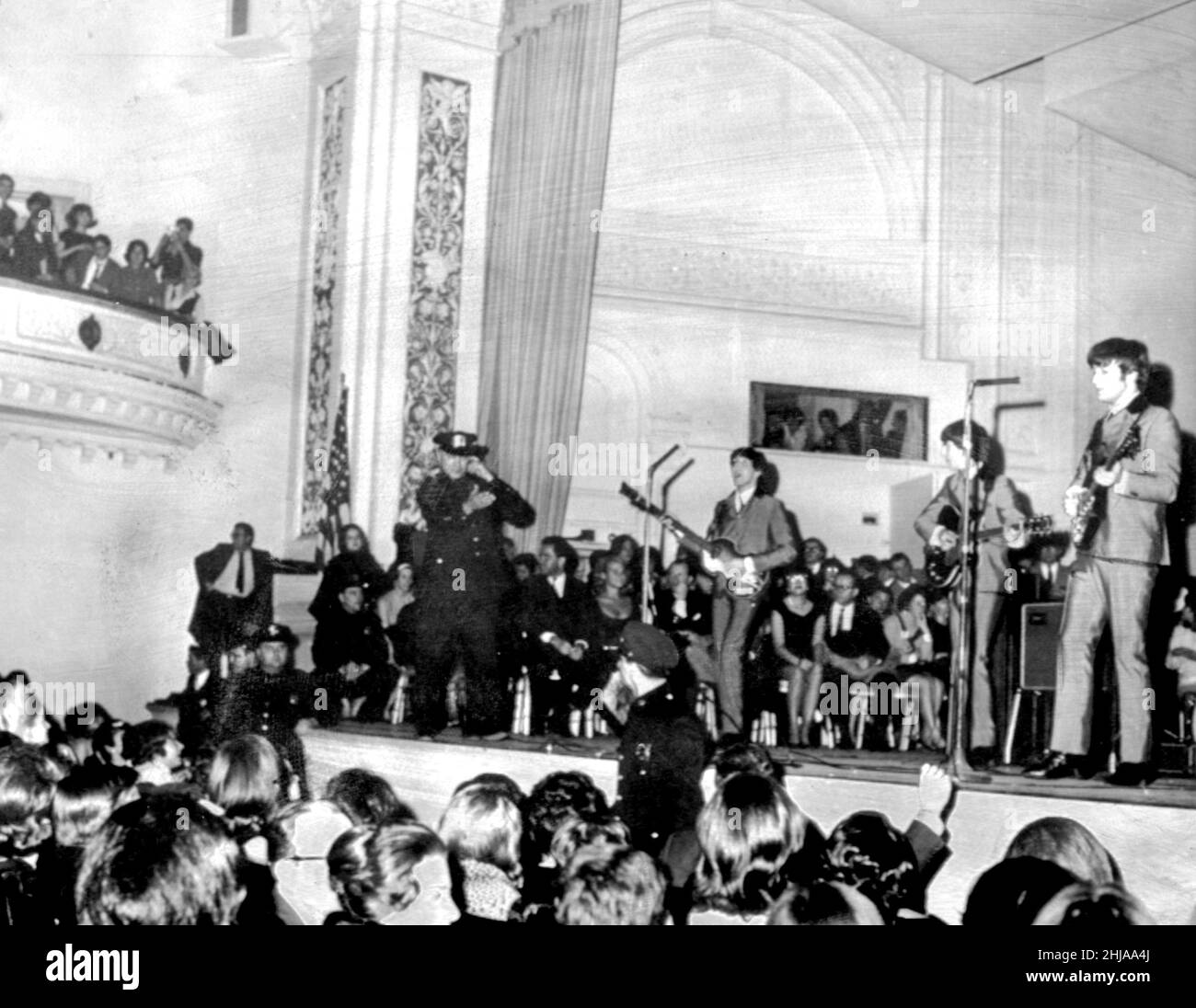 The Beatles en concierto en Carnegie Hall New York USA **versión de