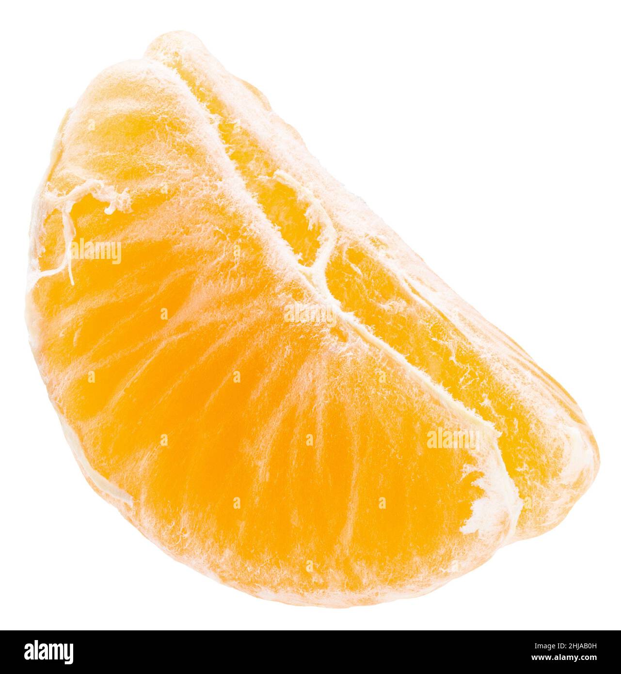 segmento pelado de tangerina dulce aislado sobre fondo blanco con ruta de corte. Foto de stock