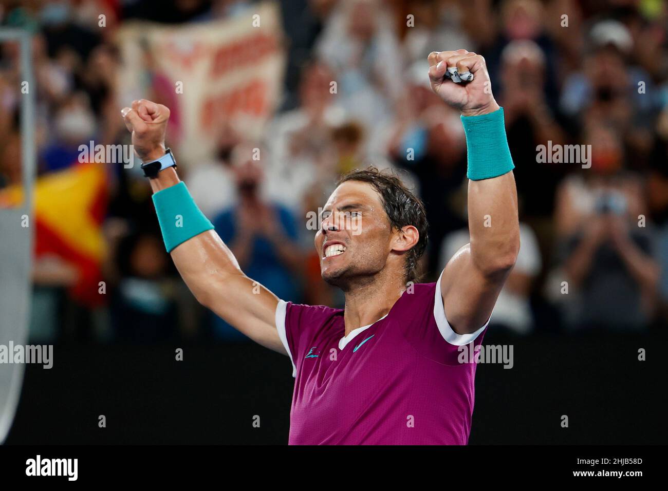 Melbourne, Australia. 28th. Enero, 2022. El tenista español Rafael Nadal celebra durante el torneo Abierto de Australia en Melbourne Park el viernes 28 de enero de 2022. © Juergen Hasenkopf / Alamy Live News Foto de stock