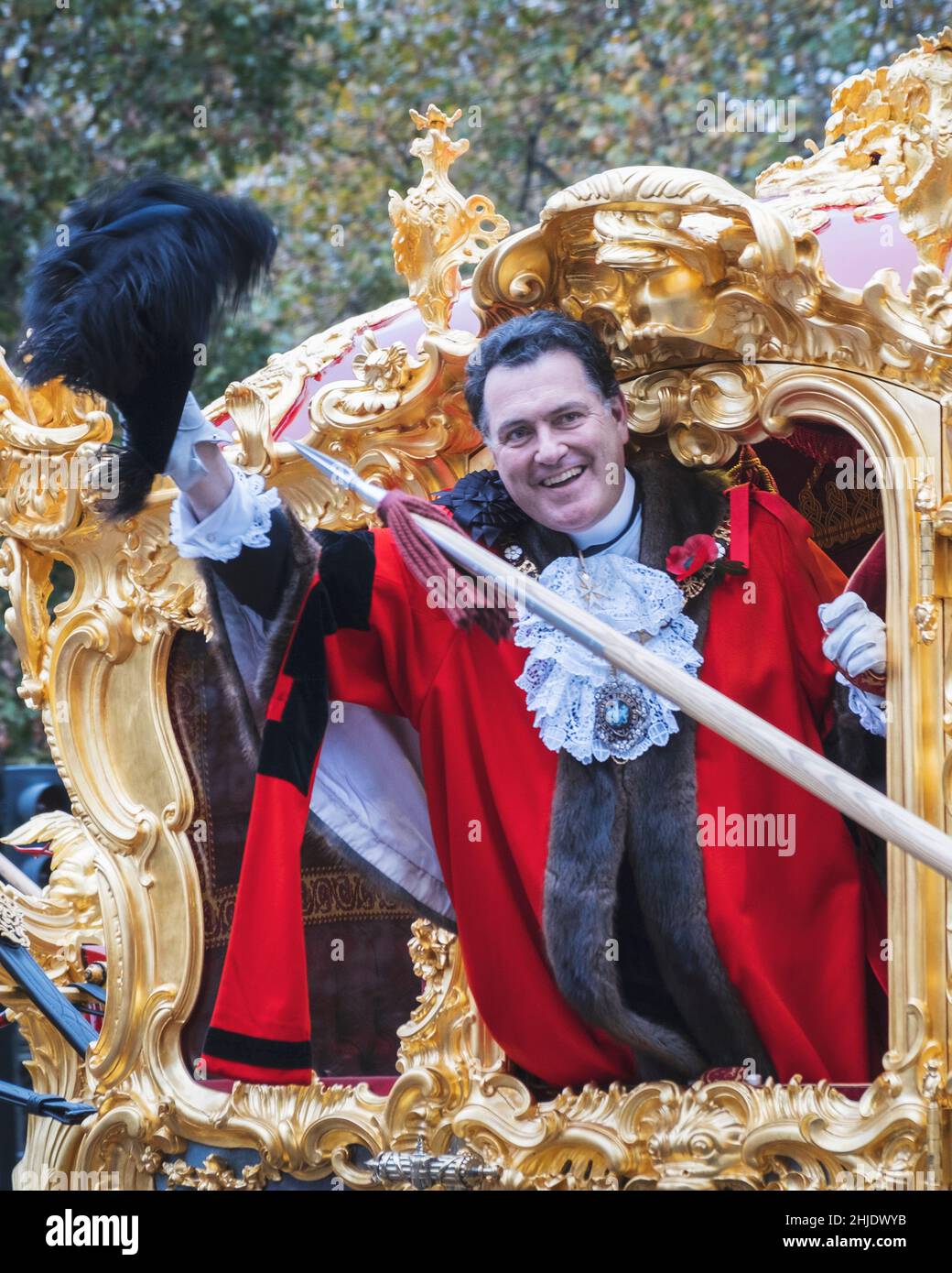 Europa, Reino Unido, Inglaterra, Londres. El Lord Mayor de Londres Vincent Keaveny en el Lord Mayor del Autobús Estatal de Londres en el Lord Mayor's Show en 2021. Foto de stock