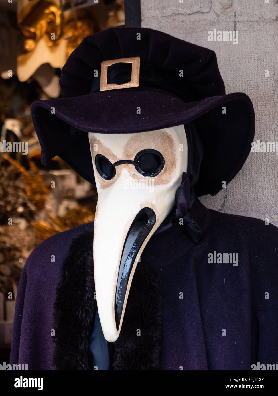 Máscara de Peste Bubónica Veneciana con pico y traje en Venecia, Italia  Fotografía de stock - Alamy