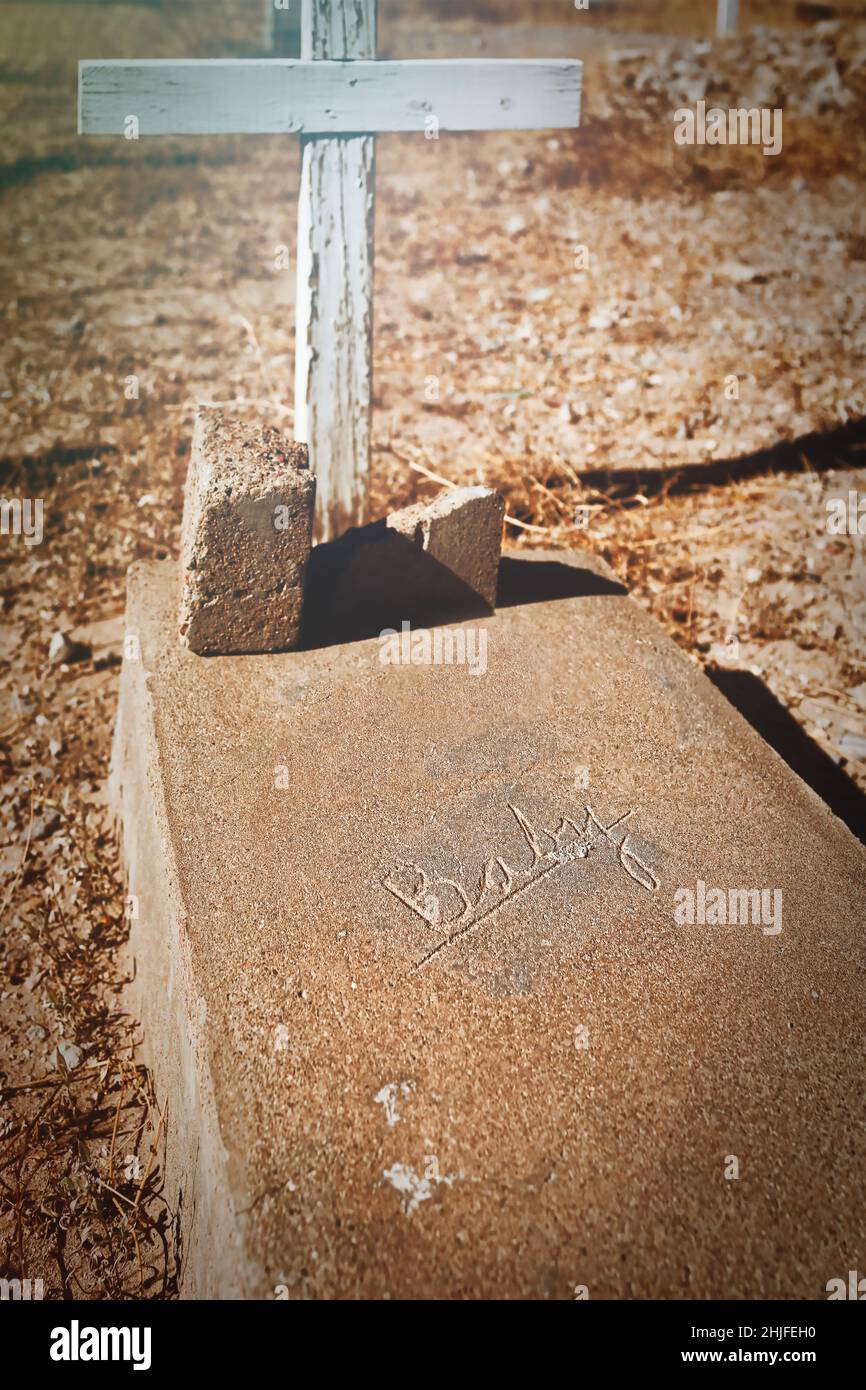 La tumba de un bebé en el antiguo cementerio oeste de Smelledertown en