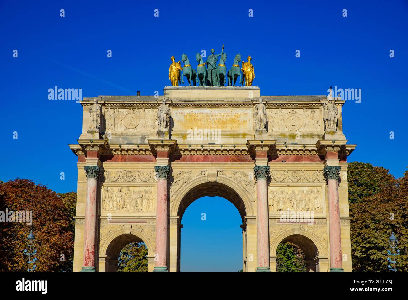 Arc de Triomphe du Carrousel, un arco triunfal en París, Francia Foto de stock