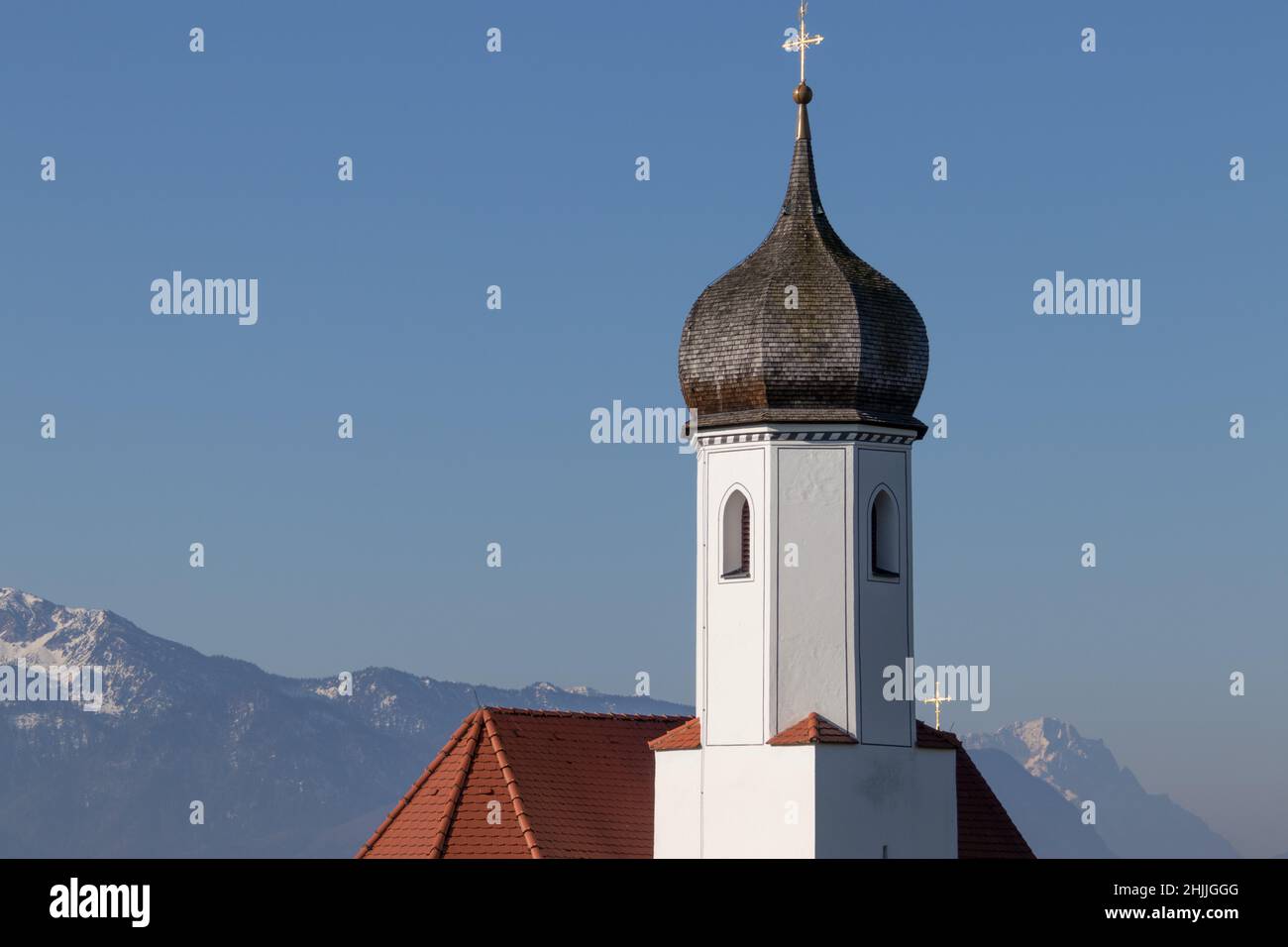 Kirche Sankt Johannisain bei Penzberg Foto de stock
