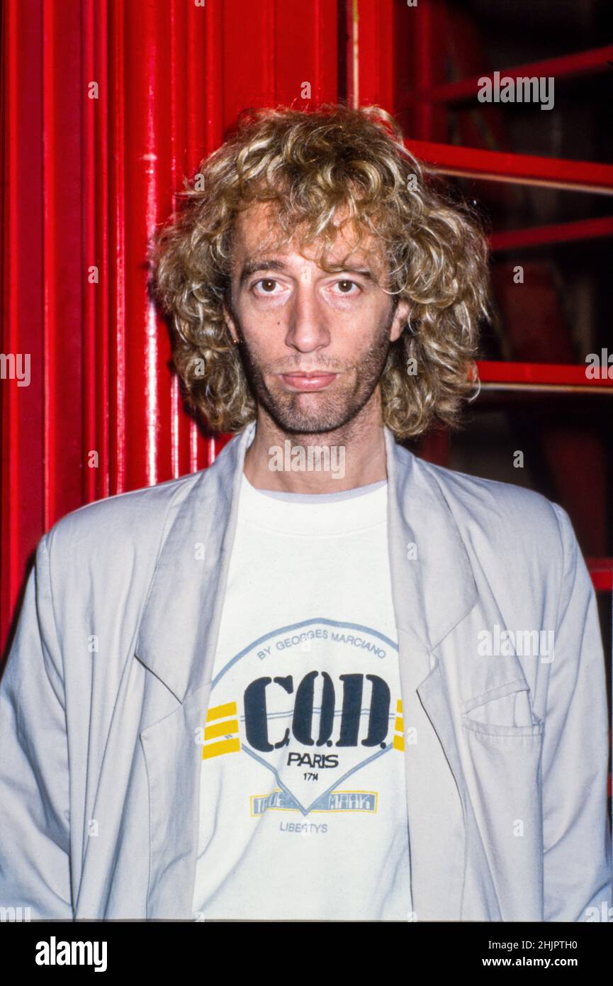 HILVERSUM, PAÍSES BAJOS - 03 DE NOVIEMBRE de 1985: El cantante Robin Gibb de The Bee Gees. Foto de stock