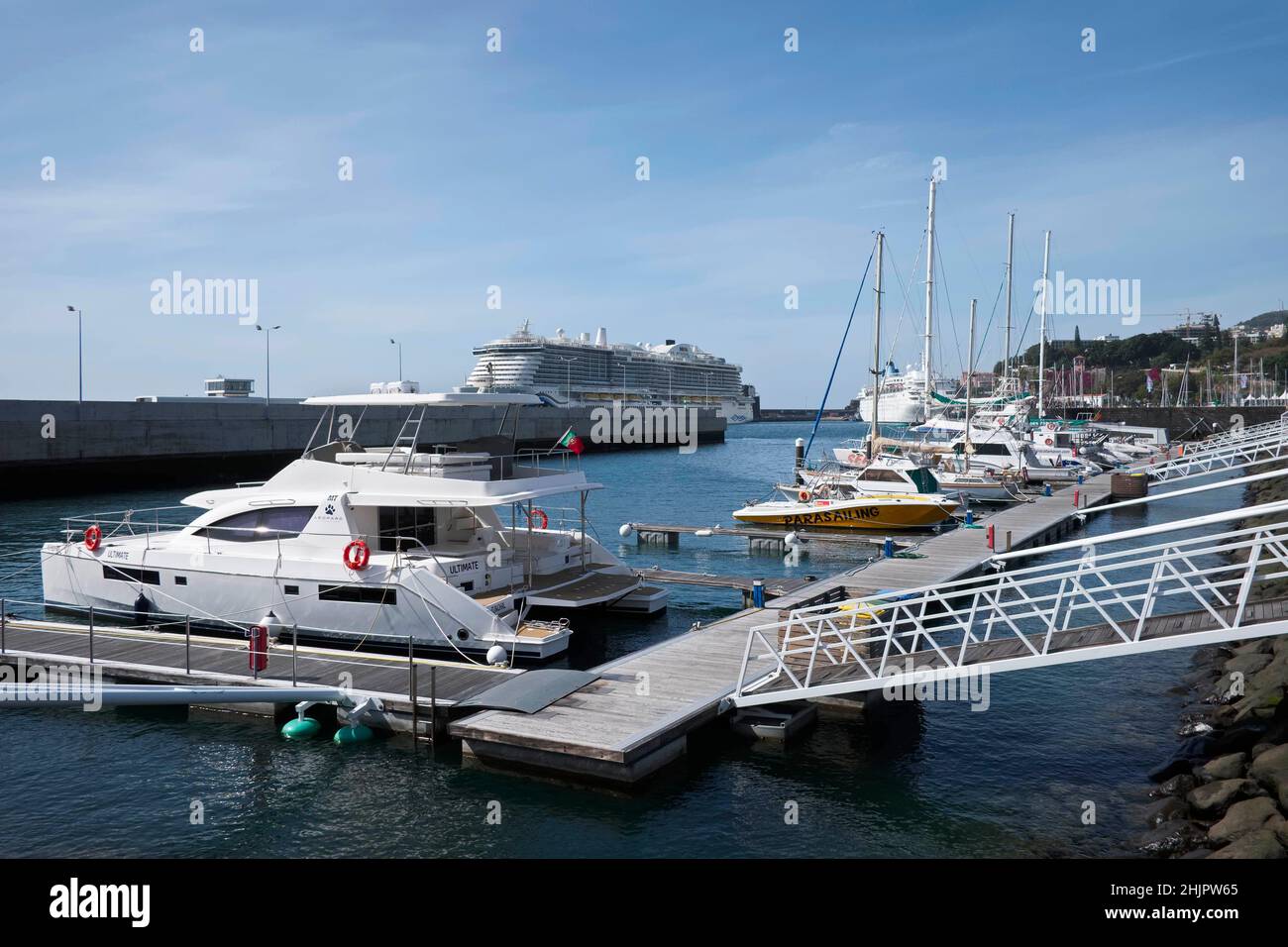 Cruceros en el puerto de Funchal, Madeira Foto de stock