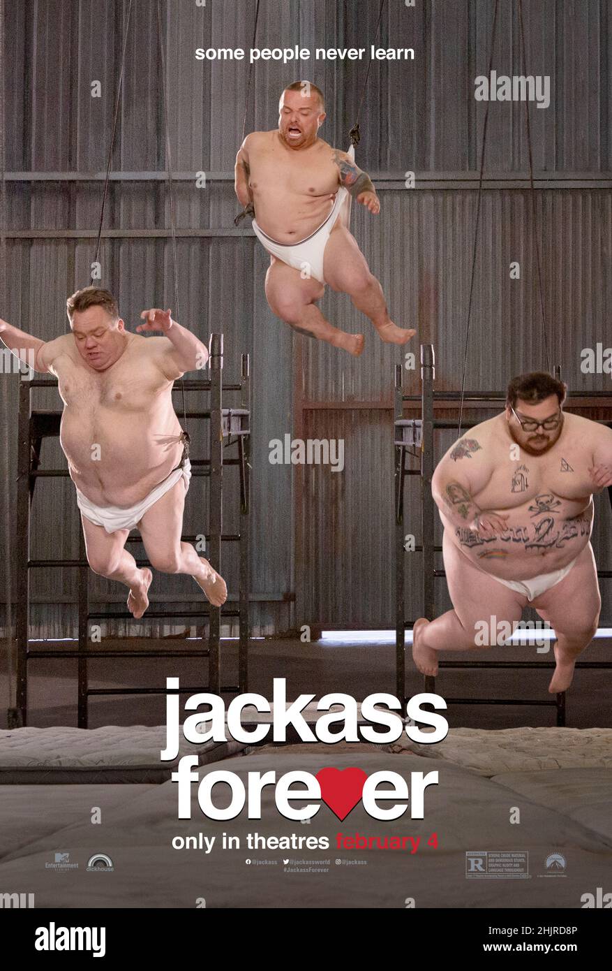 Jackass Forever (2022) dirigida por Jeff Tremaine y protagonizada por Johnny Knoxville, Steve-O, Chris Pontius, Dave England y Preston Lacy. Después de 11 años, la tripulación de Jackass está de vuelta para su cruzada final. Foto de stock