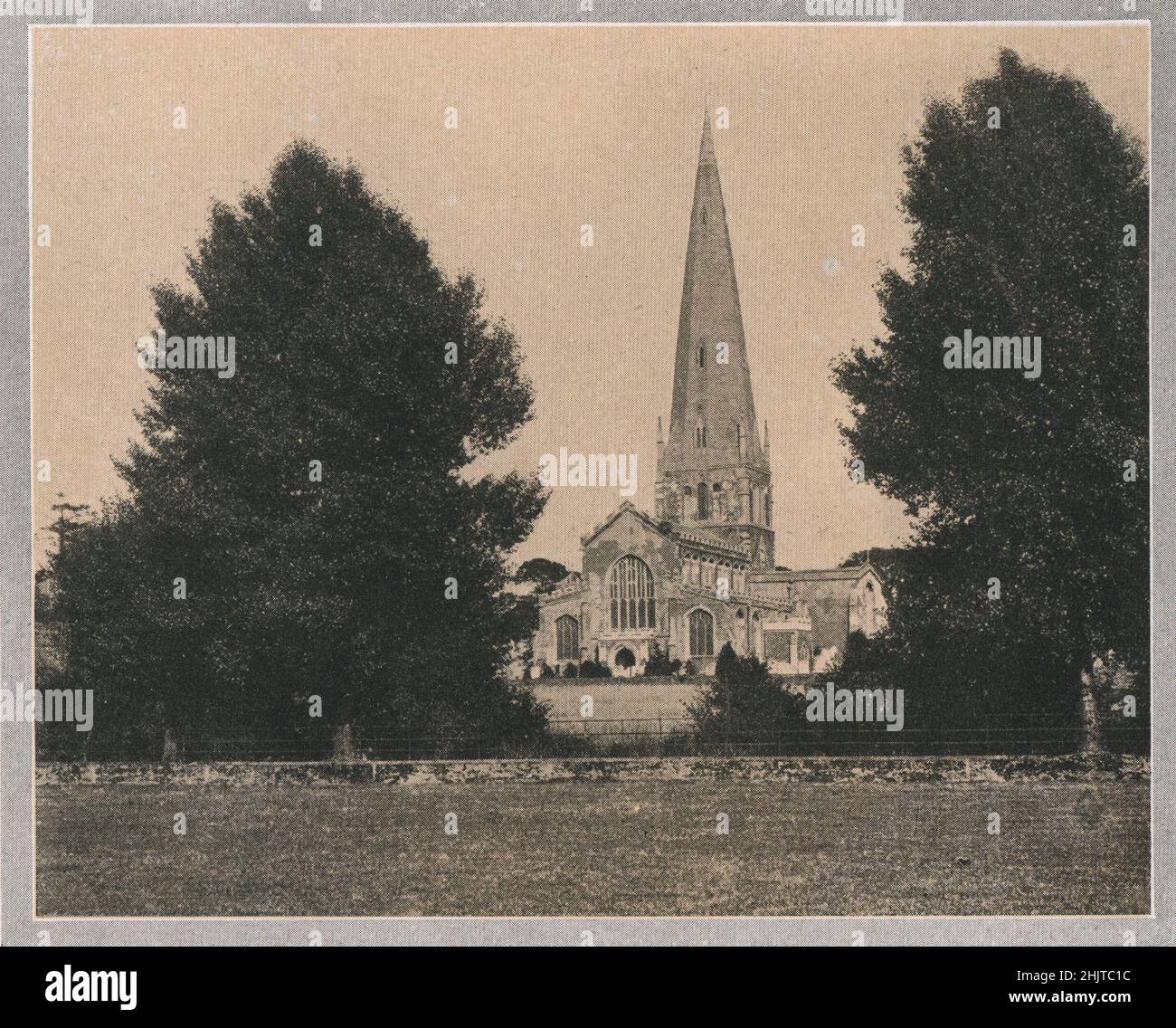 Iglesia de Todos los Santos, Leighton Buzzard. Bedfordshire (1913) Foto de stock
